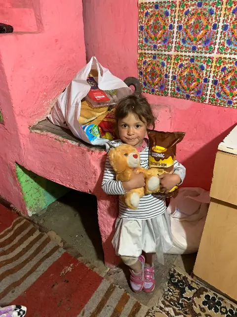 Asociația Fecioara Maria, Regina Săracilor — Daruri și speranță pentru copiii din satele Vasluiului — poza 5